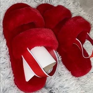 Fur sandals